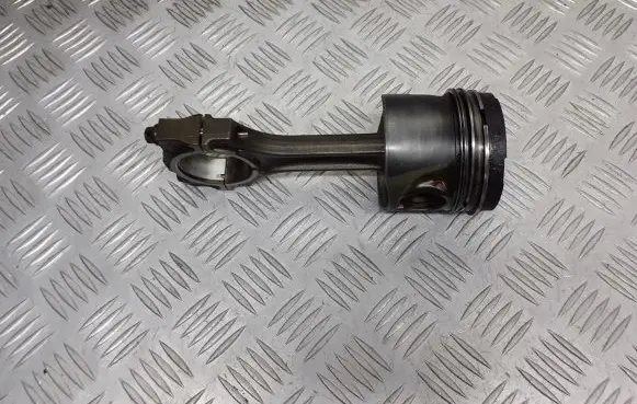 BMW 5 E39 Piston 