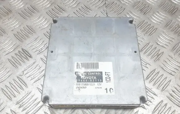 Toyota Corolla E120 E130 Engine control unit/module 8966602110