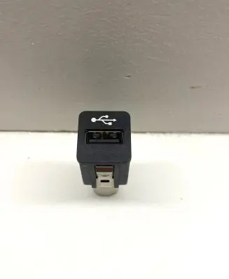 BMW 3 E92 E93 USB socket connector 9237656