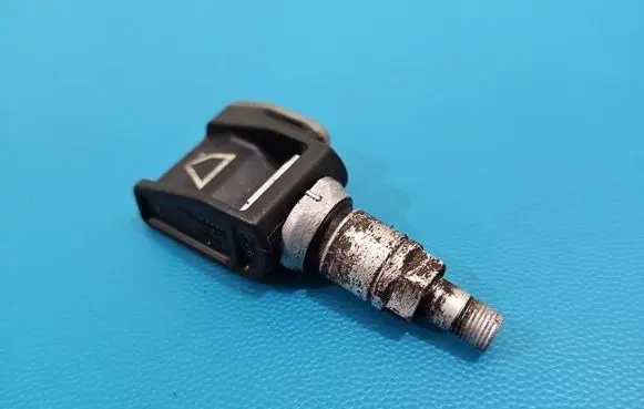 Opel Astra J Tire pressure sensor 13598787 IMPRK1584555