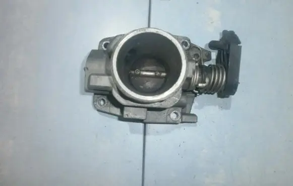 Ford Fiesta Throttle valve 96bfbb