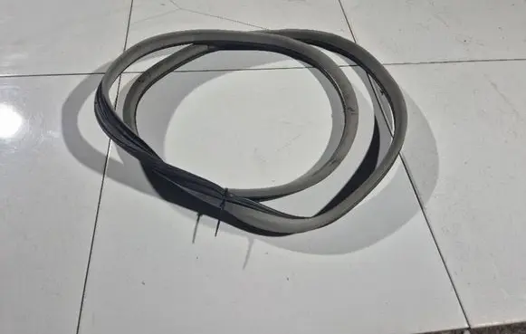 Rubber seal rear door