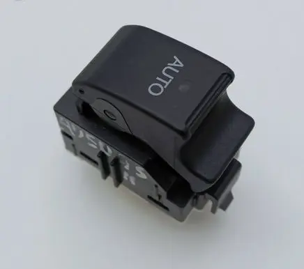 Toyota Avensis T250 Electric window control switch 37080A