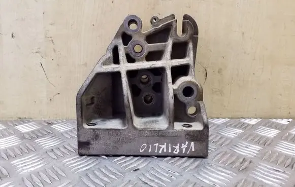 Land Rover Freelander 2 - LR2 Engine mounting bracket 6G9Q6030CA 9682877580