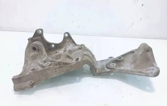 Volvo S80 Generator/alternator bracket 30757329