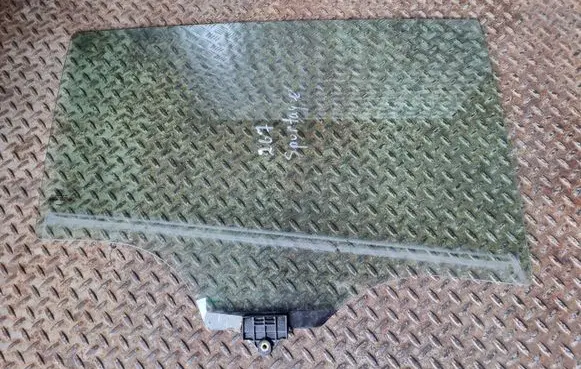 KIA Sportage Rear door window glass