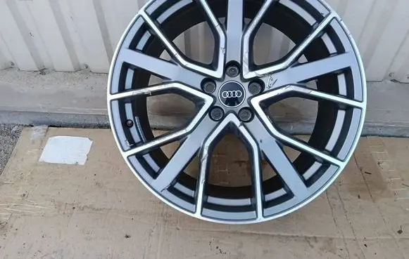 Audi Q3 F3 R20 alloy rim 83A601025BA 83A601025BD
