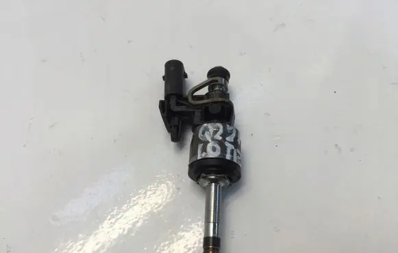 Audi Q2 - Fuel injector 05C036BTC