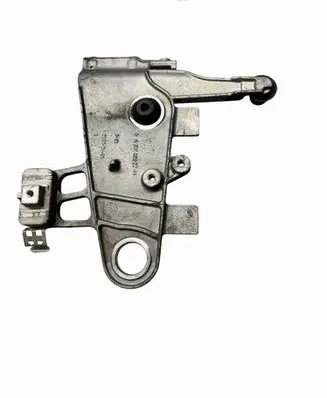 Mercedes-Benz C W204 Air filter cleaner box bracket assembly A6510902241
