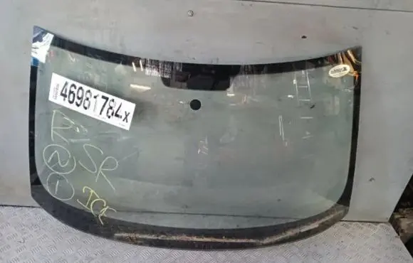 Audi A1 Front windscreen/windshield window 78418697