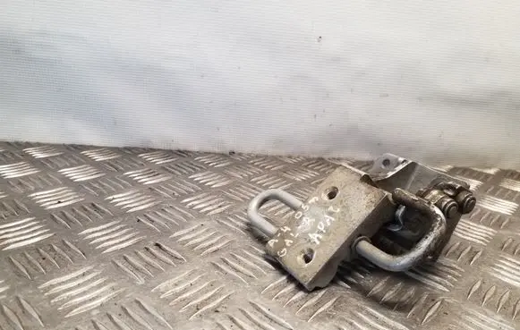 Audi A4 S4 B7 8E 8H Rear door lower hinge 8E0833412