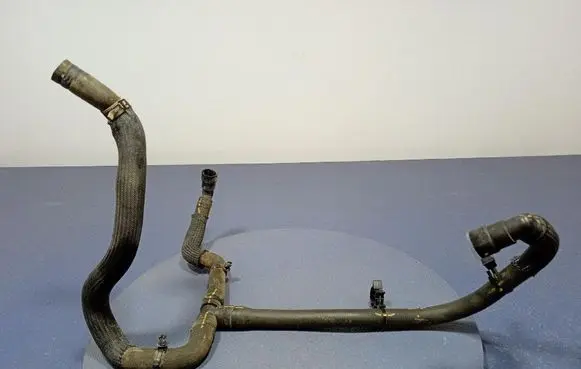 Ford Mustang I Engine coolant pipe/hose LJ936B850EB
