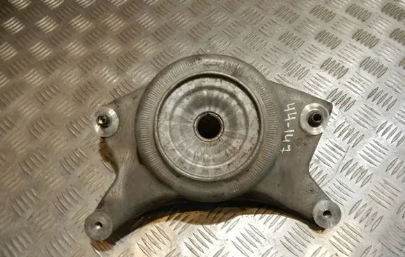 Coil spring mount