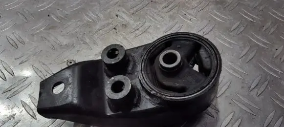 Nissan Micra Engine mount bracket