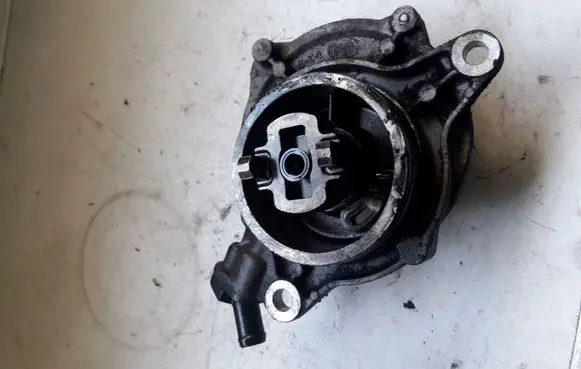 BMW 3 E46 Vacuum pump