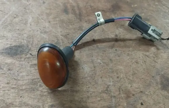 Chrysler Voyager Front fender indicator light 04857110K