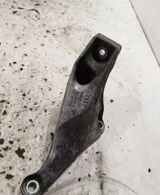 Audi A4 S4 B7 8E 8H Engine mounting bracket 8e0199307