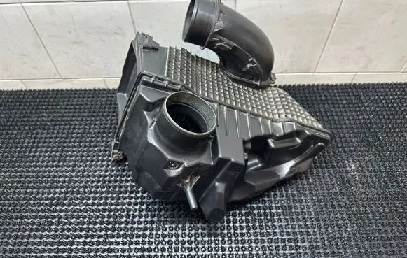 Renault Clio IV Air filter box cover 8201242810 8201292060