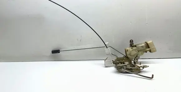 Toyota Yaris Verso Front door lock