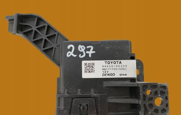 Toyota Yaris Other control units/modules 886500D320