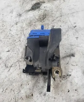 Audi A4 S4 B5 8D Rear door lock 8D0839016A