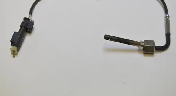 Mercedes-Benz Sprinter W906 Oil temperature sensor A0009054005