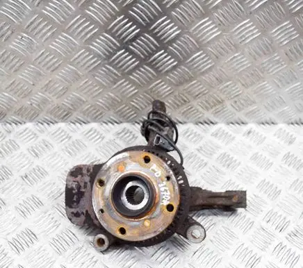 Suzuki Swift II Front wheel hub