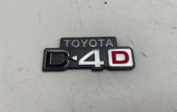 Toyota Avensis T220 Manufacturers badge/model letters 
