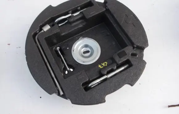 Mazda CX-7 Tool set EH4468802