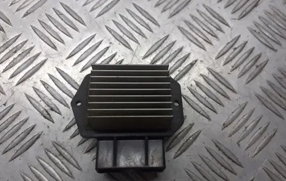 Toyota Avensis T250 Heater blower fan relay 