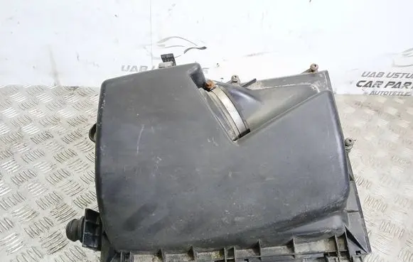 Opel Vectra C Air filter box 13271393