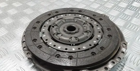 Ford Mondeo Mk III Pressure plate 324030410