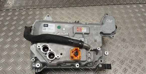 Voltage converter inverter