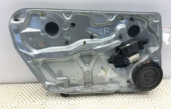 Volkswagen PASSAT B5.5 Front door window regulator with motor 3B4837755D