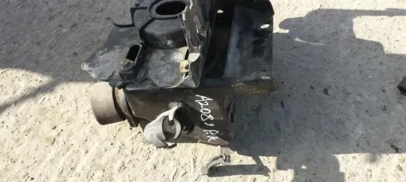 Citroen Xsara Picasso Engine mount bracket