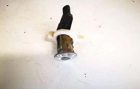 Renault Megane I Front door lock (next to the handle) 