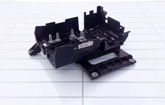 Volkswagen Touareg I Fuse module 0404526308 7L0937548
