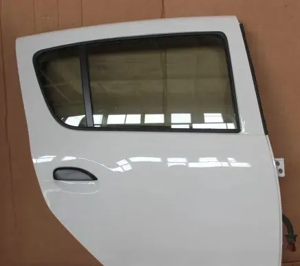 Dacia Sandero Rear door