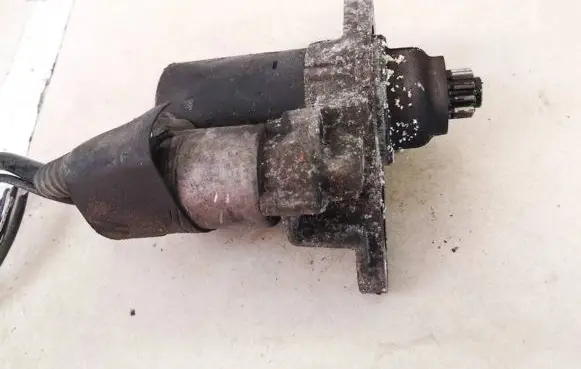 Volkswagen Golf V Starter motor