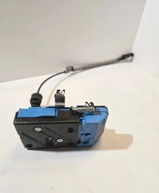 Volvo S60 Front door lock 31253055