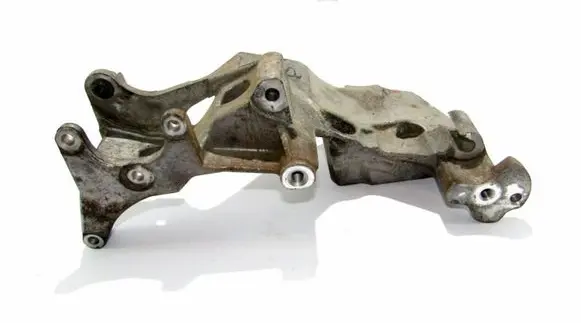 KIA Sorento Power steering pump mounting bracket Nra