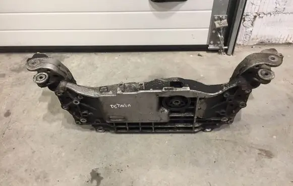 Skoda Octavia Mk2 (1Z) Front subframe 1K0199369G