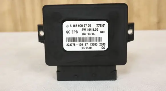 Mercedes-Benz SLK R172 Rear brake EMF control unit/module 1669002700 A1669002700