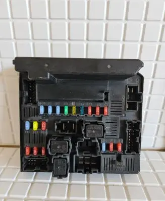 Nissan Qashqai Fuse module 284B7JD000