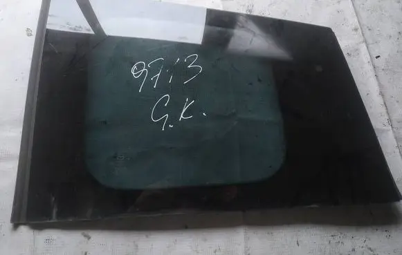 Mazda 5 Rear side window