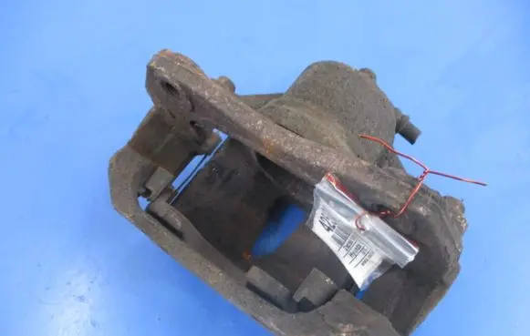 Hyundai i30 Front brake caliper