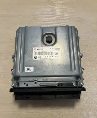 BMW 1 E82 E88 Engine control unit/module 8510829 0281017024 030142858