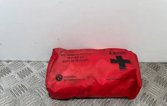 BMW 3 E90 E91 First aid kit 