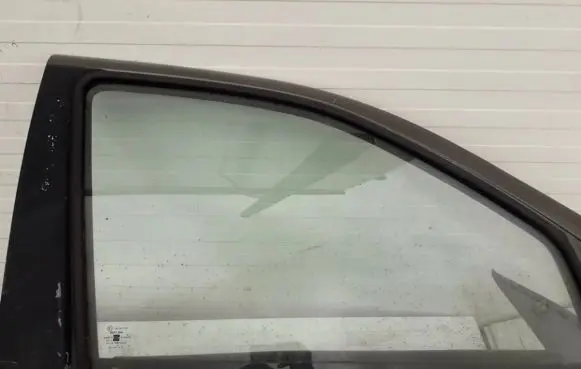Opel Sintra Front door window glass four-door