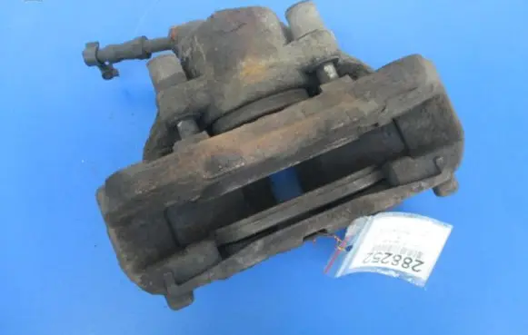 Volkswagen PASSAT B5 Front brake caliper